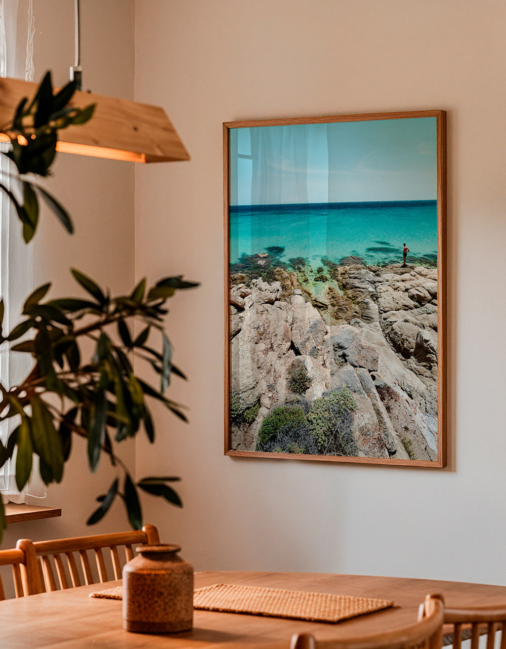 Landskapskonst: klippig kust med turkost hav – Product3