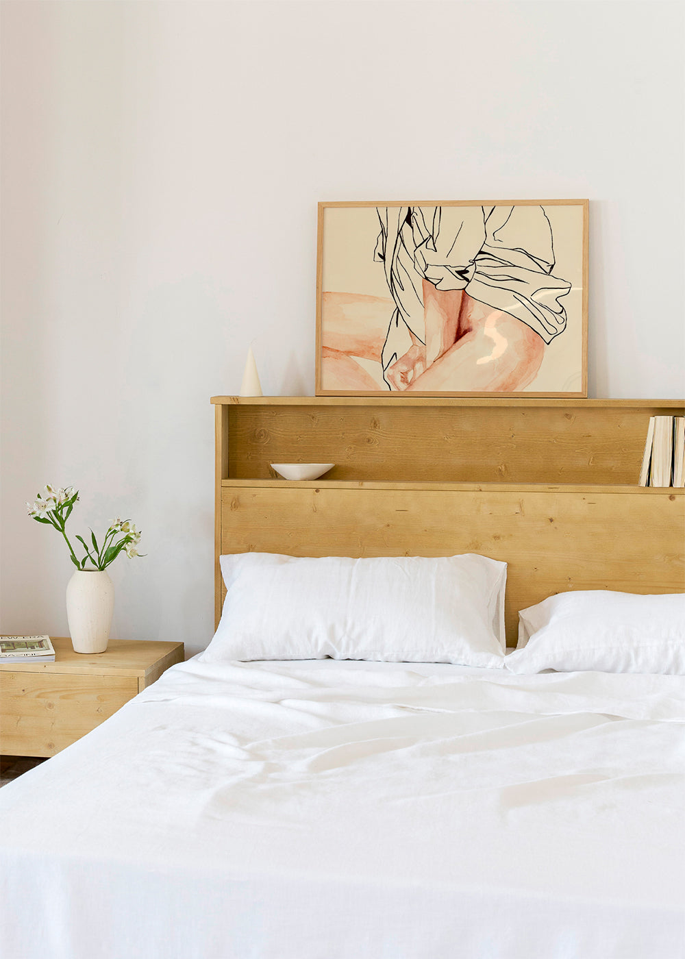 Figurativ kvinnlig illustration i bläck och akvarell