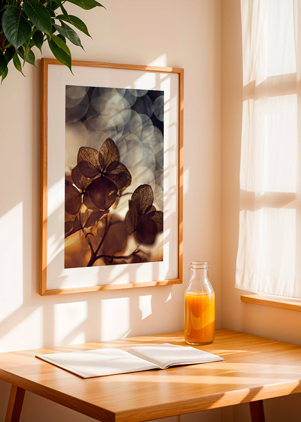 Botanisk poster: torkade blommor i mjuk bokeh