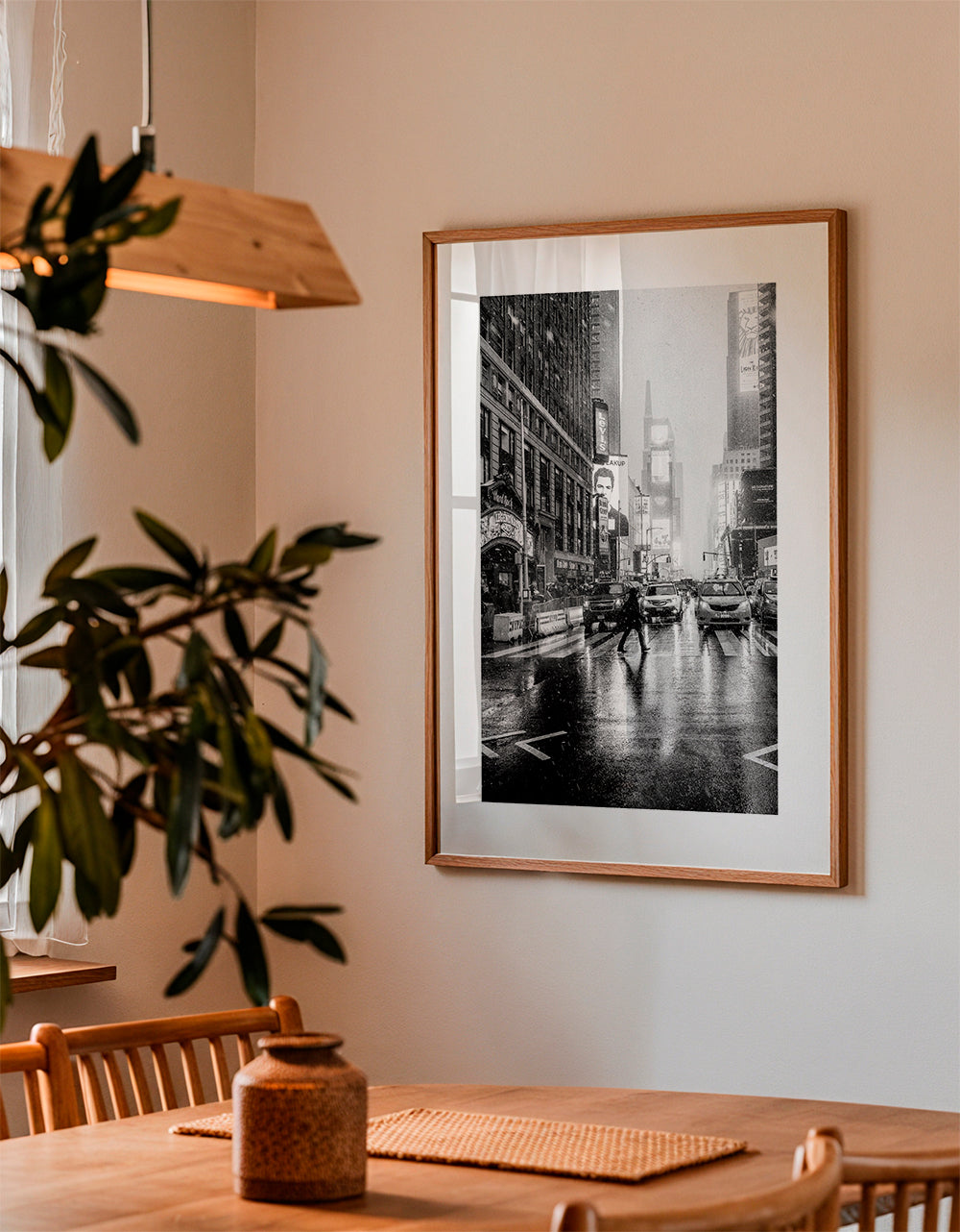 Stadstavla svartvit: Times Square i regn