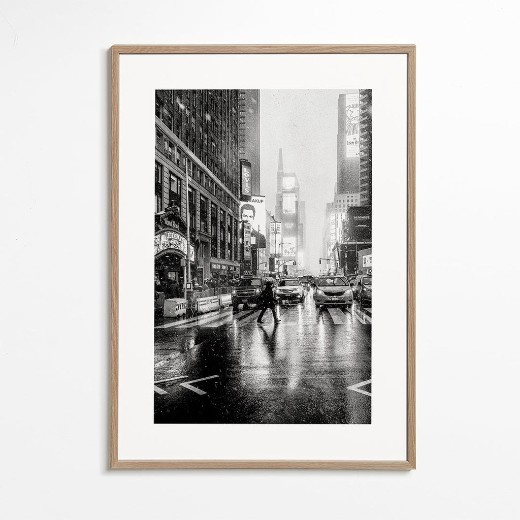 Stadstavla svartvit: Times Square i regn
