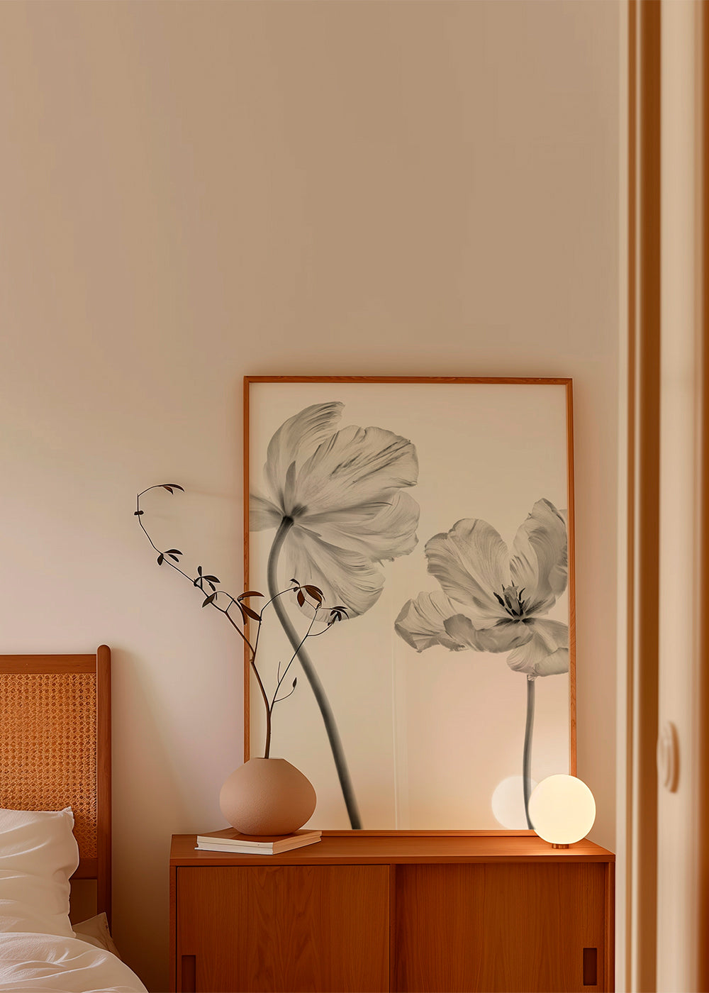 Botanisk poster: tulpaner i svartvitt