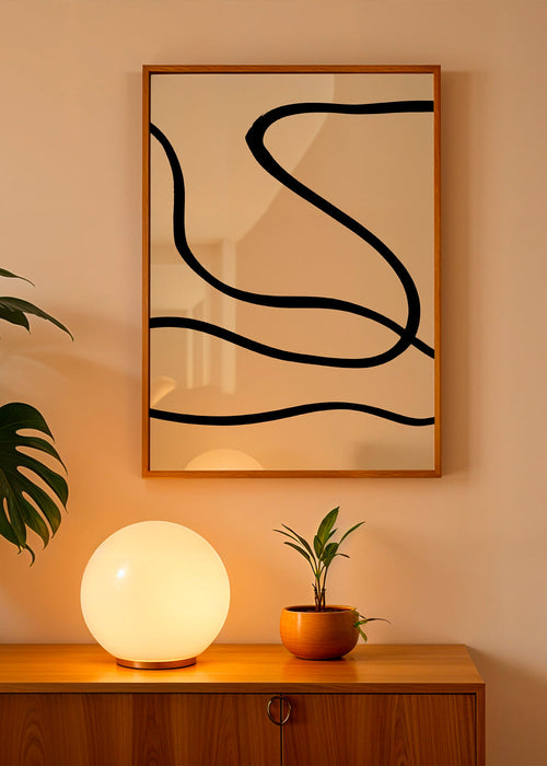 Minimalistisk tavla med svarta linjer på beige