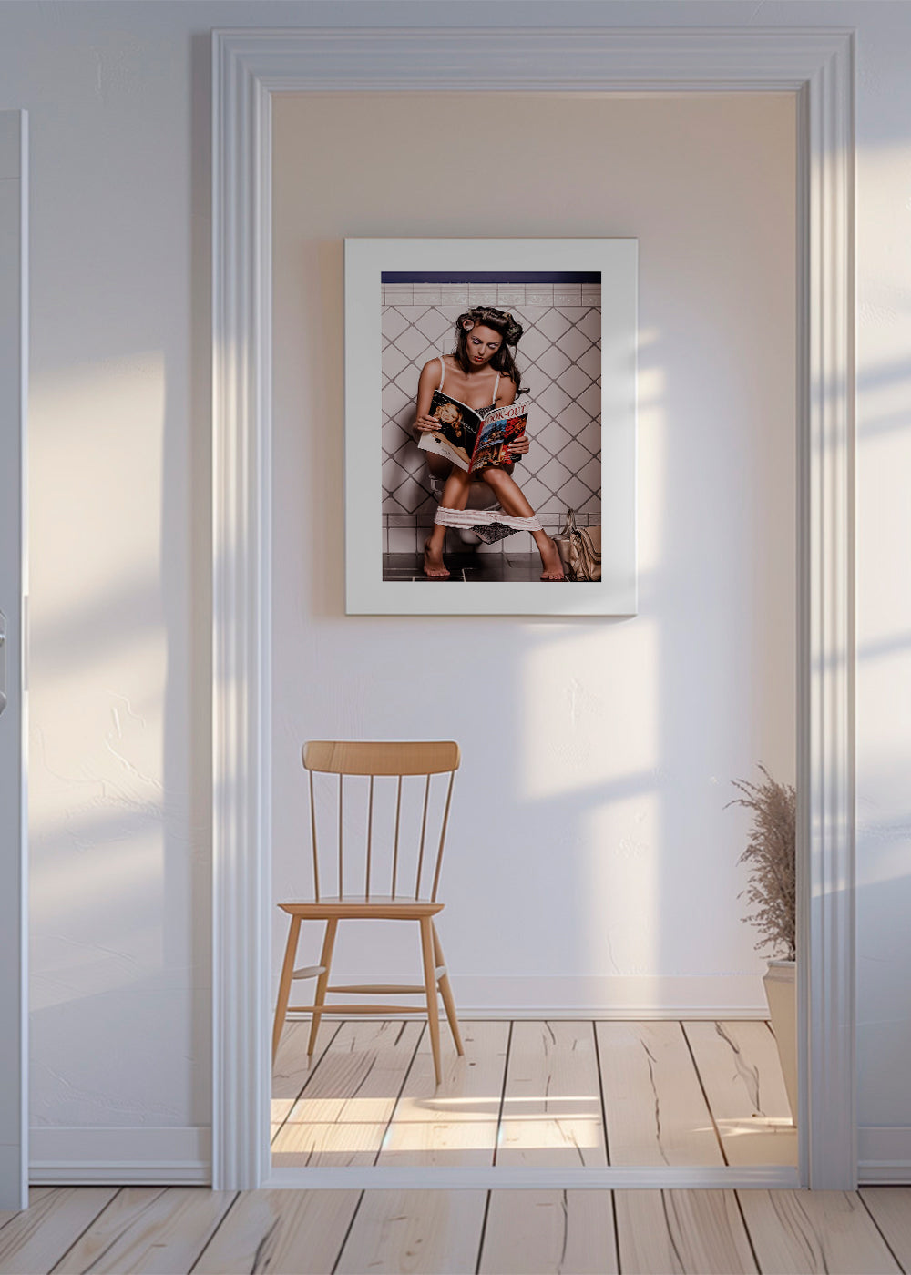 Kvinna läser i badrummet - fotografi