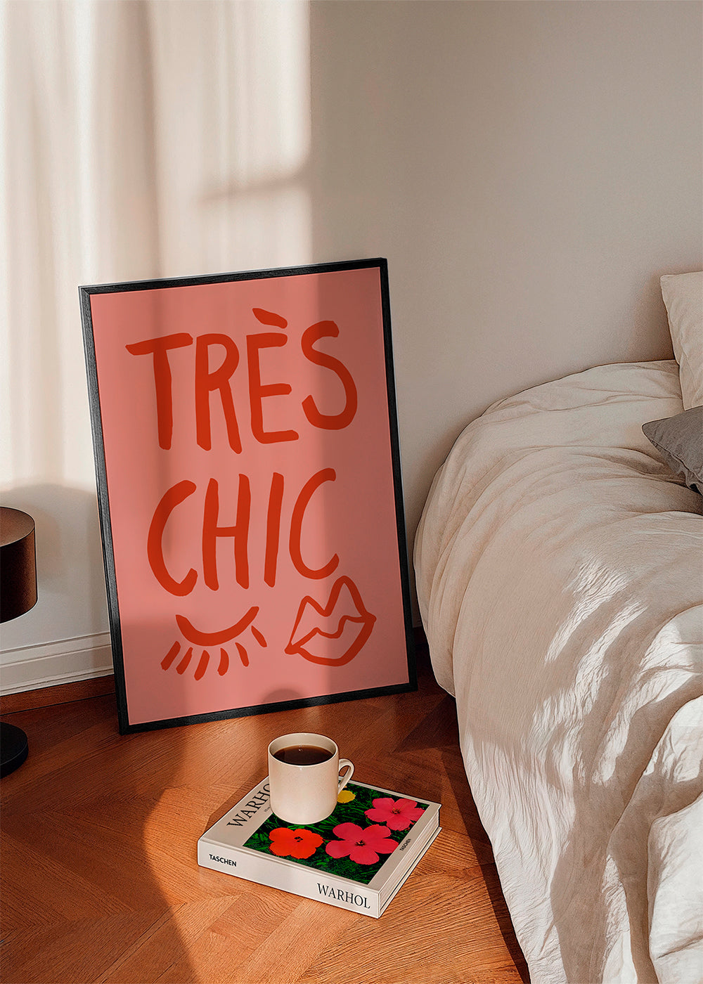 Typografisk affisch 'Très Chic' rosa