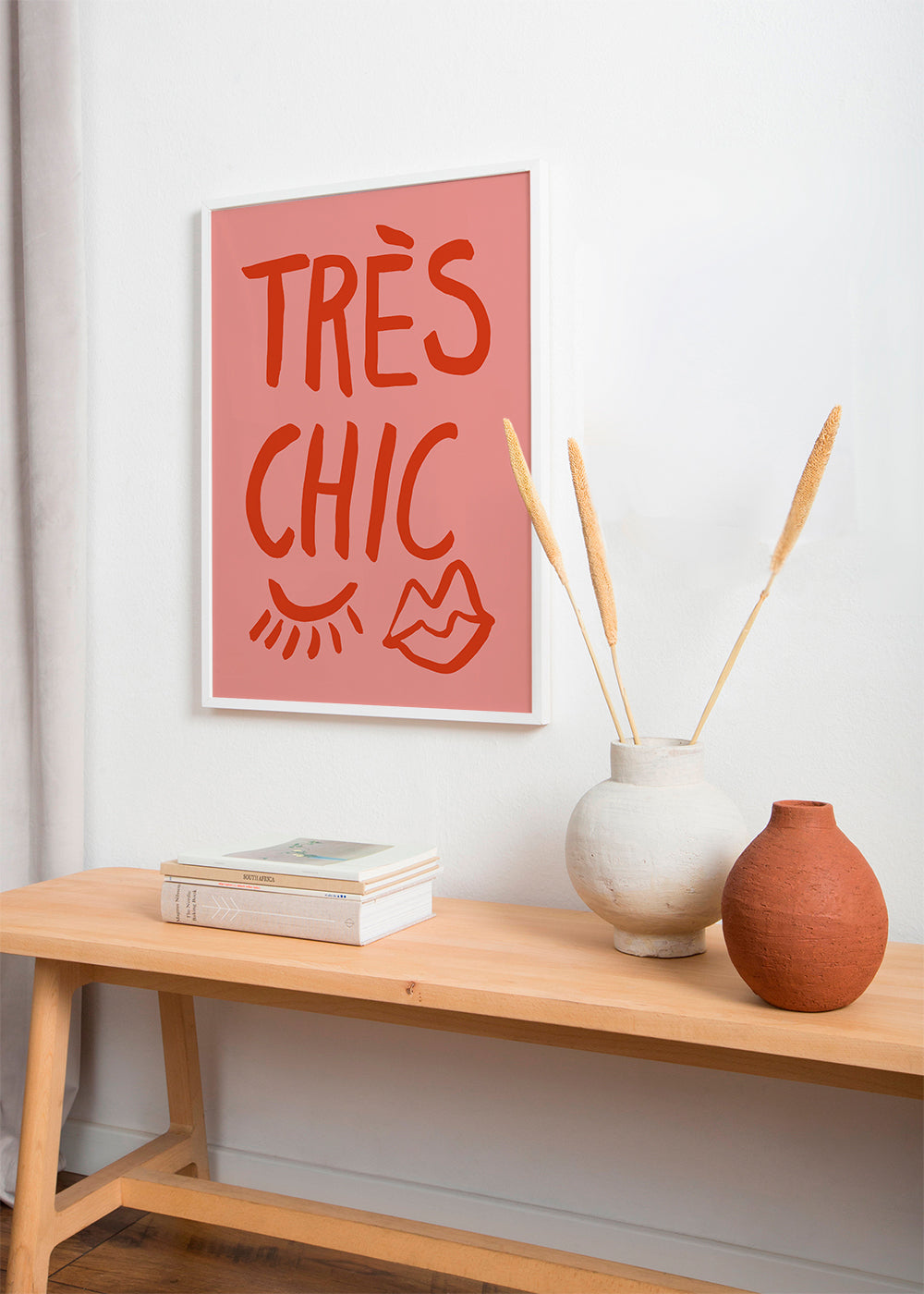 Typografisk affisch 'Très Chic' rosa