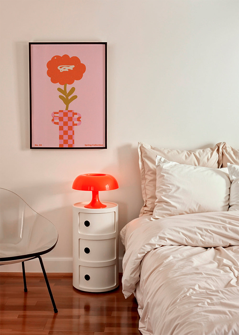 Botanisk poster: orange blomma mot rosa bakgrund