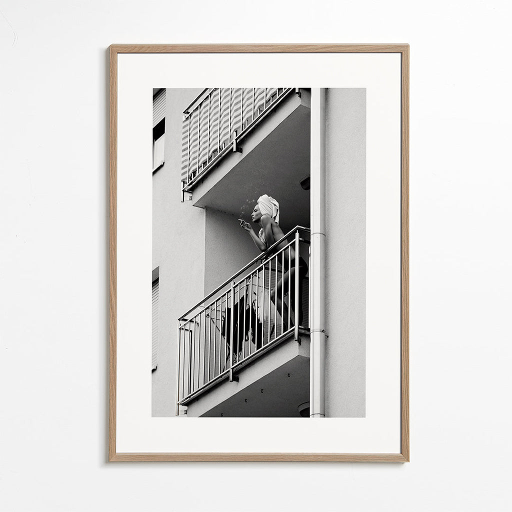 Fotografi av balkongögonblick i svartvitt