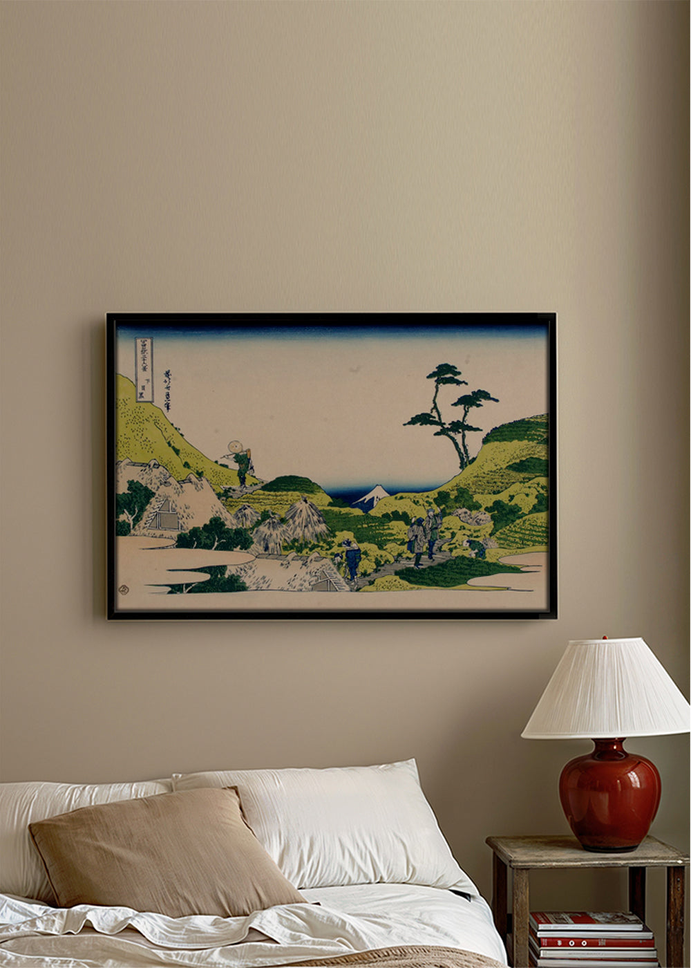 Landskapsbild med Mount Fuji och gröna kullar