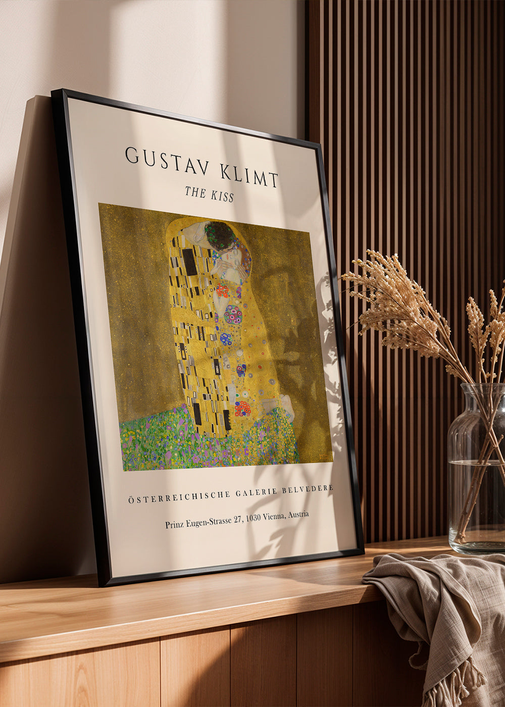 Vintageaffisch 'Kyssen' av Klimt i guld