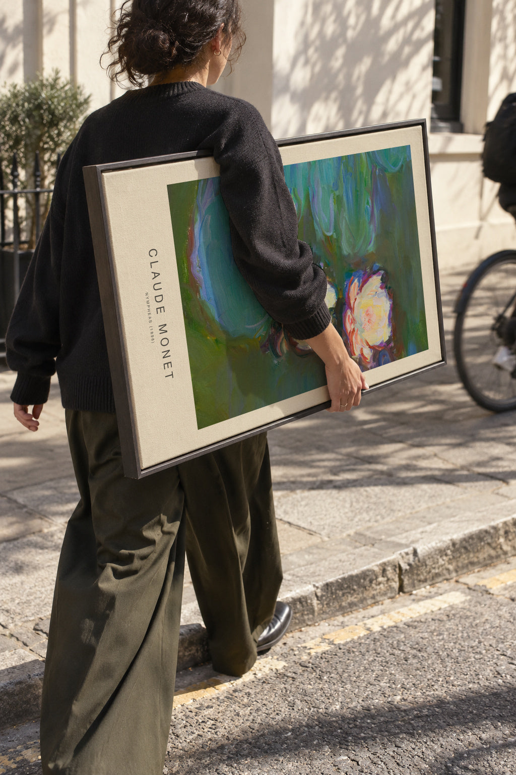 Nympheas (Special Edition) - Claude Monet - Framed canvas in an interior