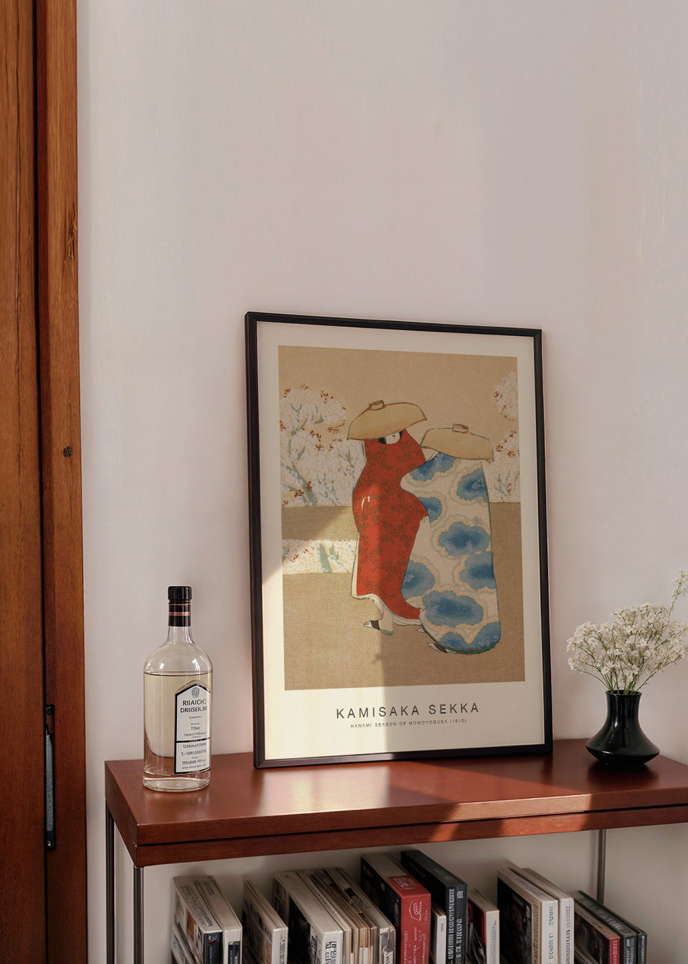 Japansk illustration med kimono och körsbärsblommor