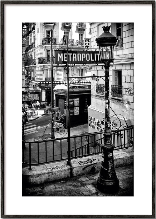 Reseaffisch: Paris Metro i svartvitt