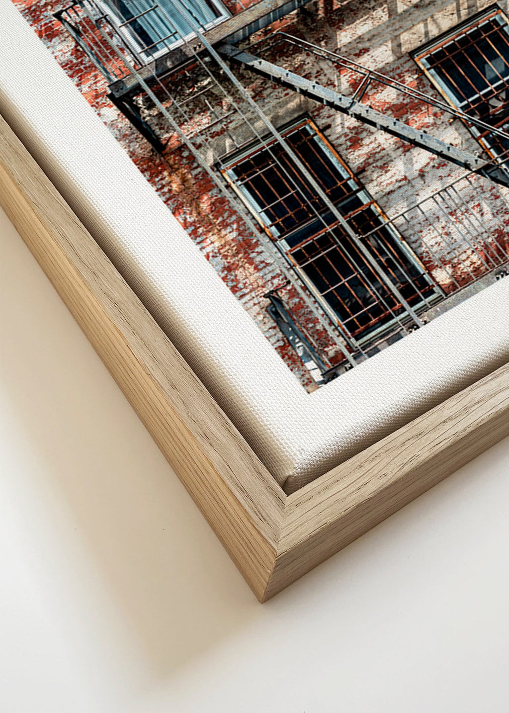 Fotografi av fasad med nödtrappa – Canvas detail