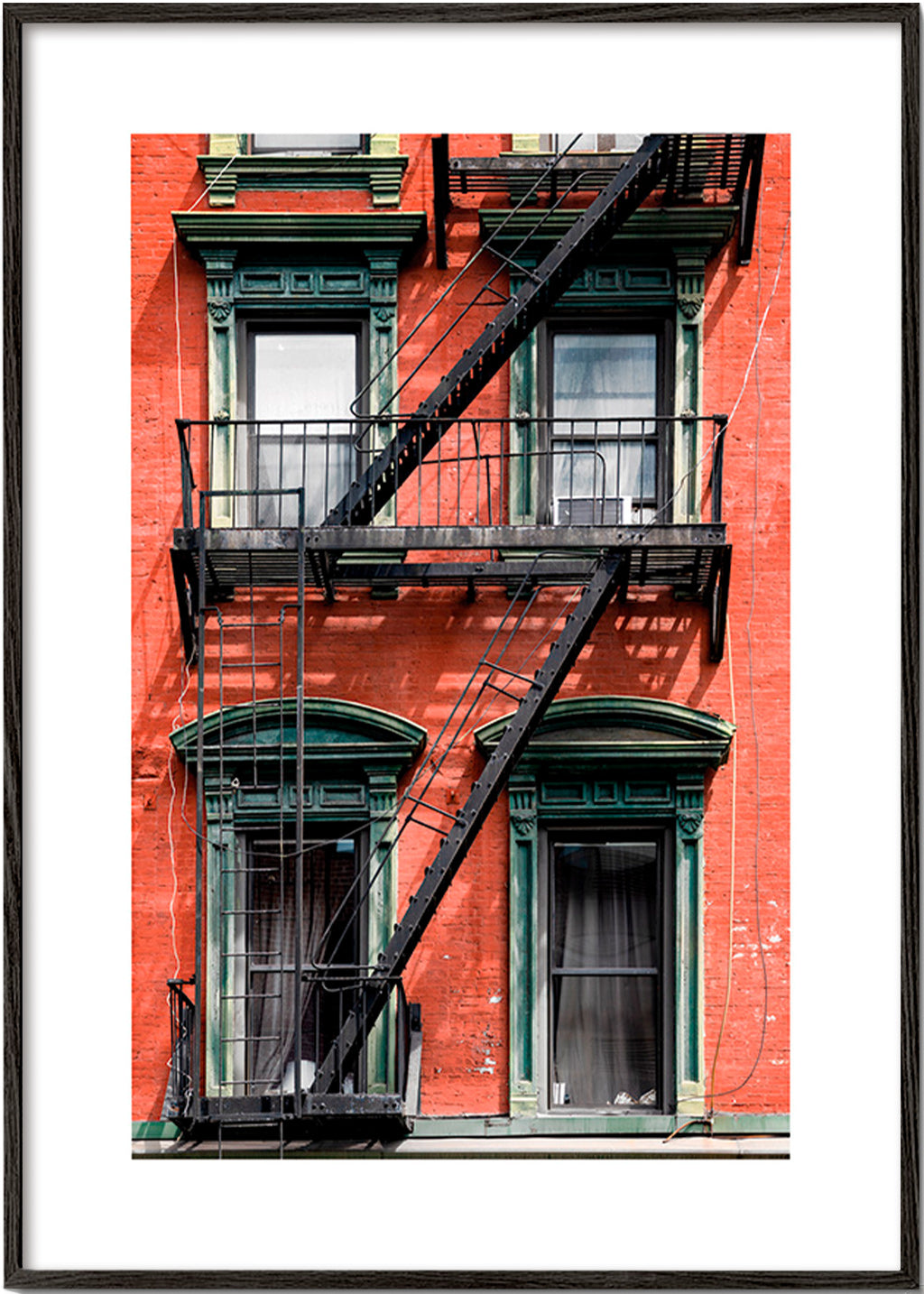 Stadstavla: NY-fasad med brandstege – Black Frame