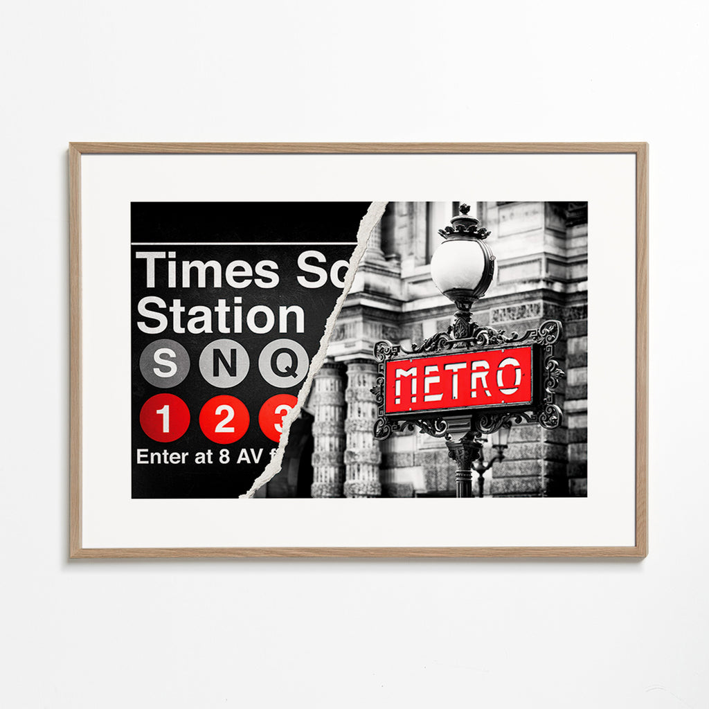 Reseaffisch med röd Metro-skylt – Oak Frame