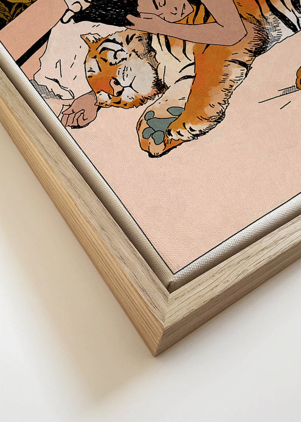 Illustration: kvinna som kramar en tiger hemma