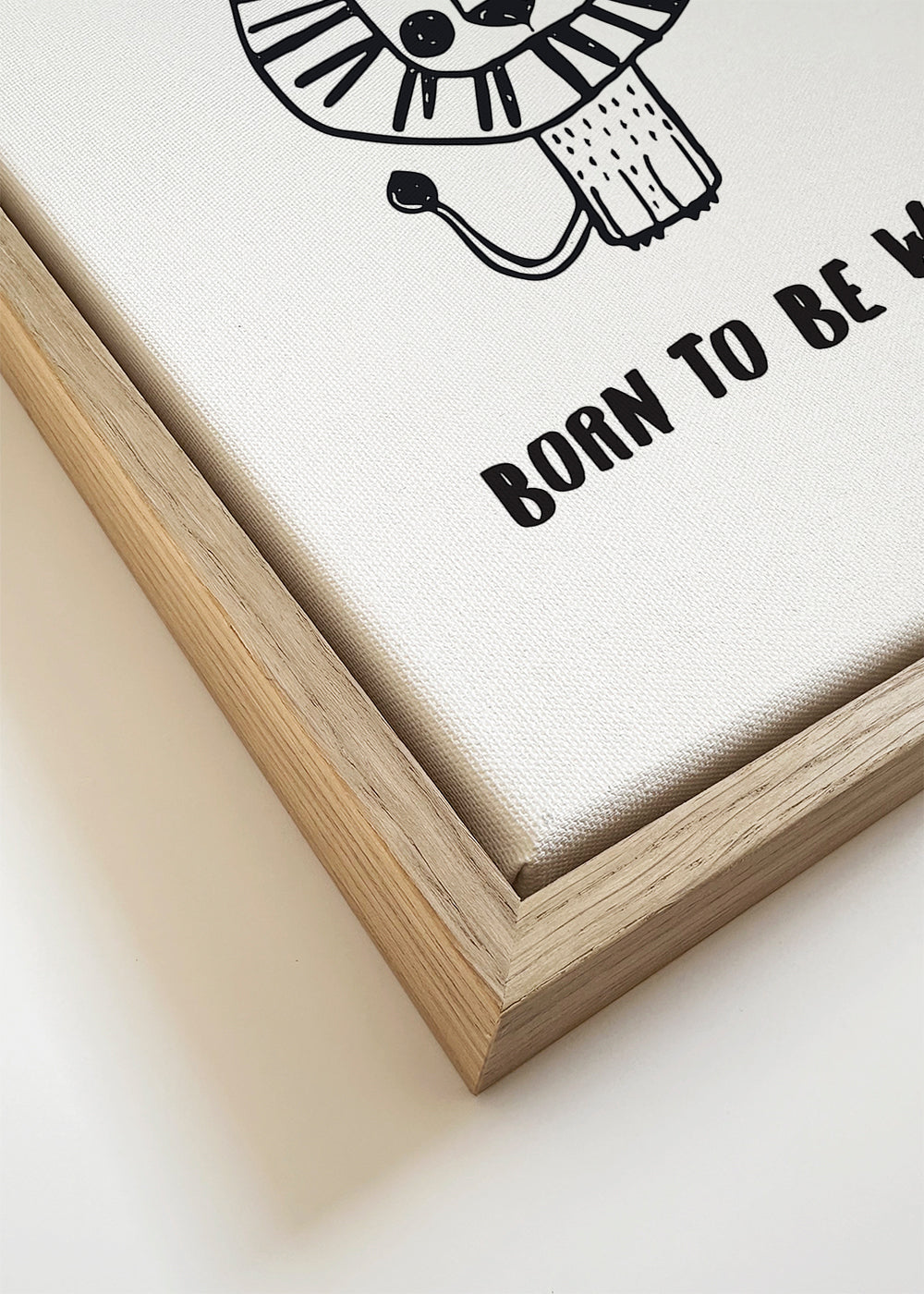 Minimalistisk lejonillustration 'Born to be wild'