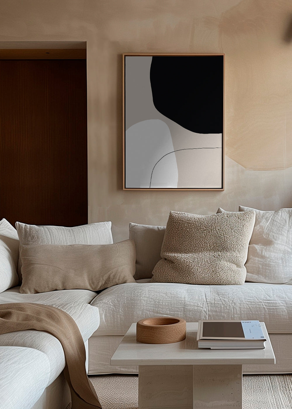 Minimalistisk design med organiska svarta och beige former
