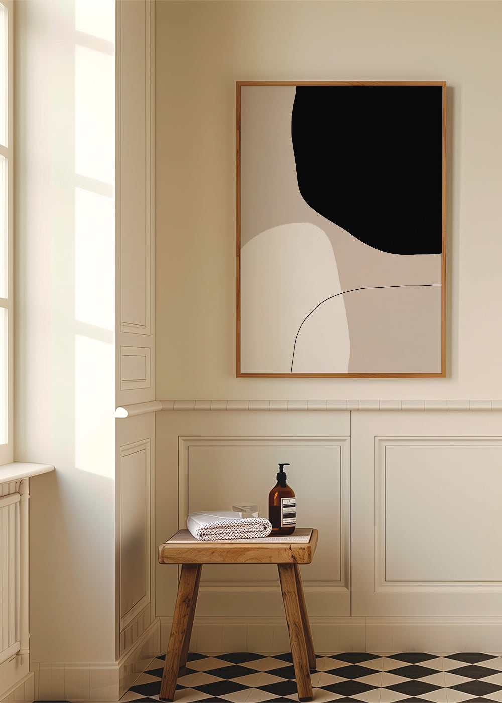Minimalistisk design med organiska svarta och beige former