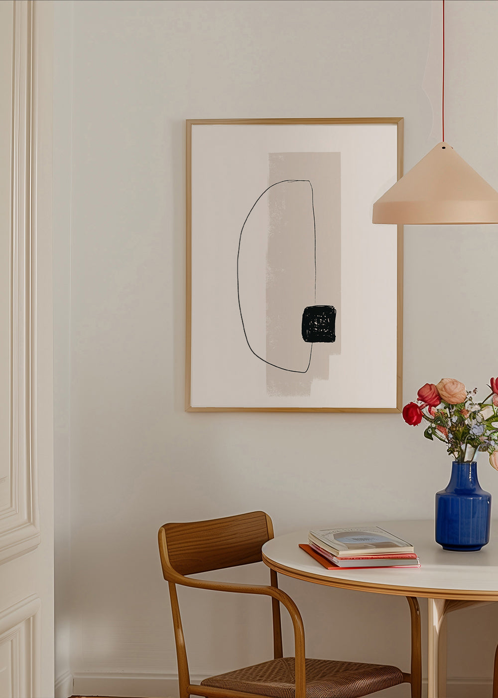 Minimalistisk konst med organisk linje