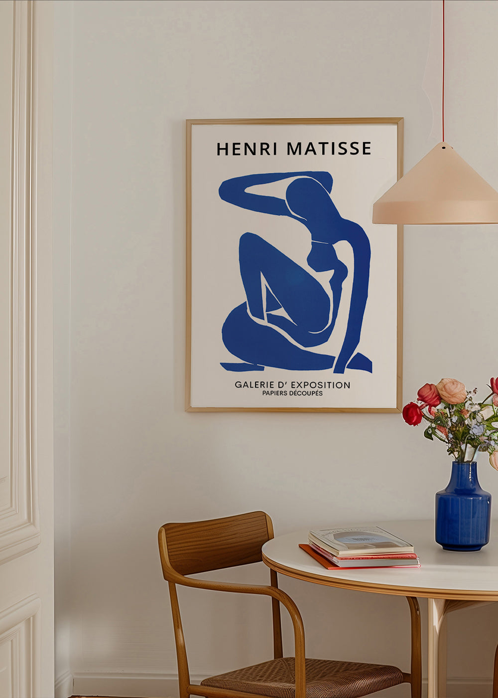 Illustration av blå kvinnlig figur utskuren
