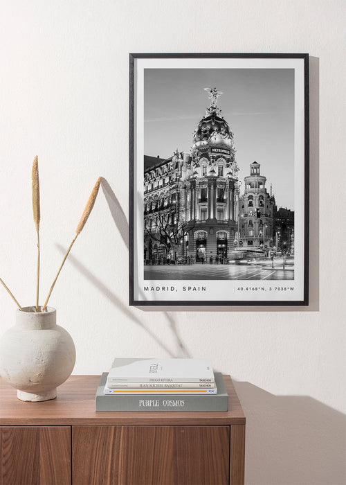 Kökskonst Madrid Metropolis svartvit