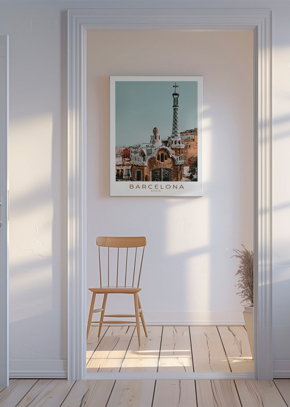 Reseaffisch Barcelona: modernistisk fasad i närbild