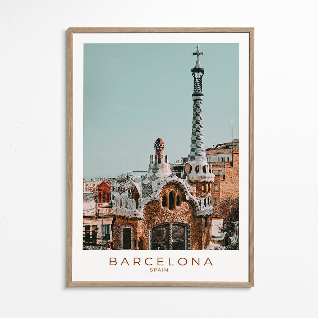 Reseaffisch Barcelona: modernistisk fasad i närbild