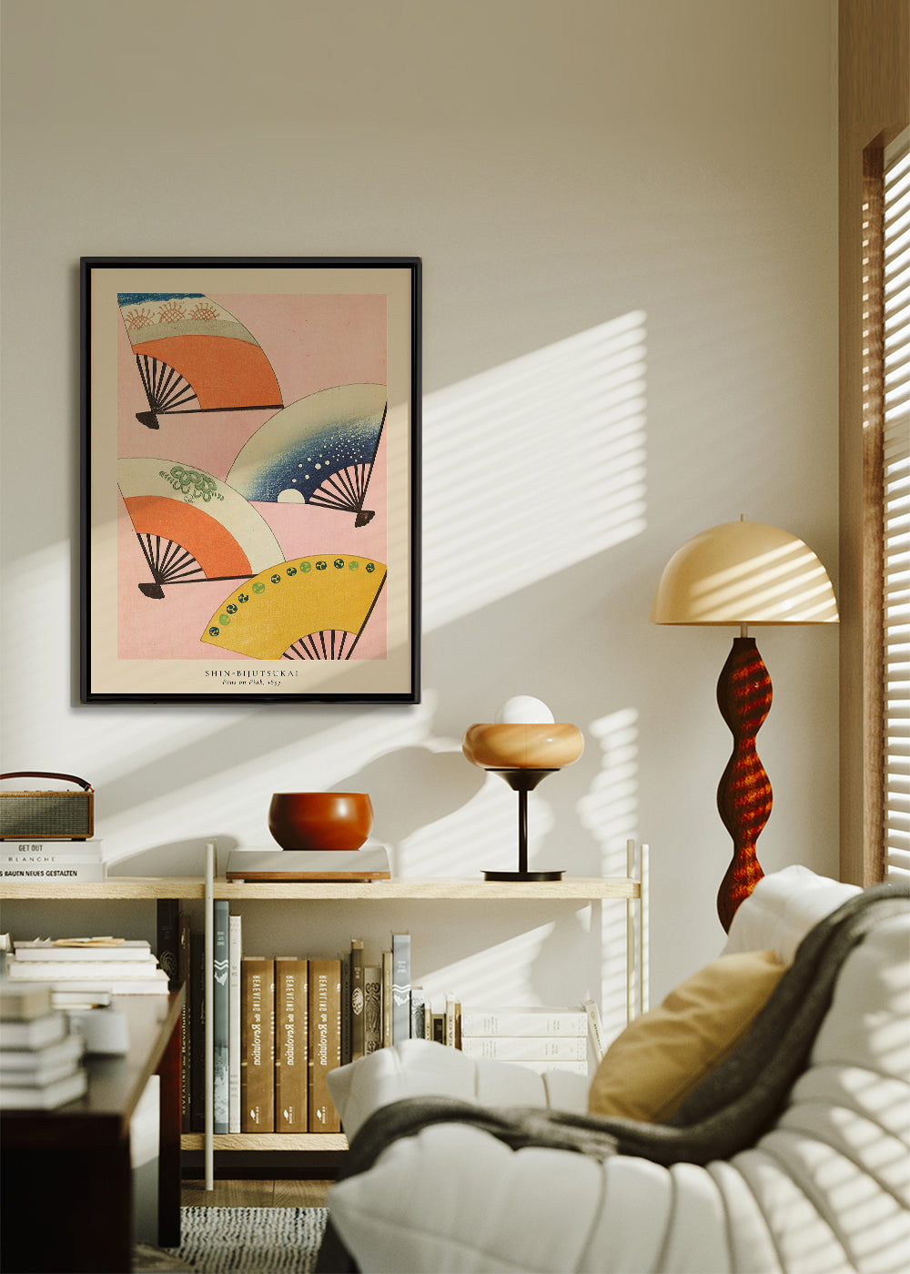 Japansk illustration med fläktar på rosa bakgrund
