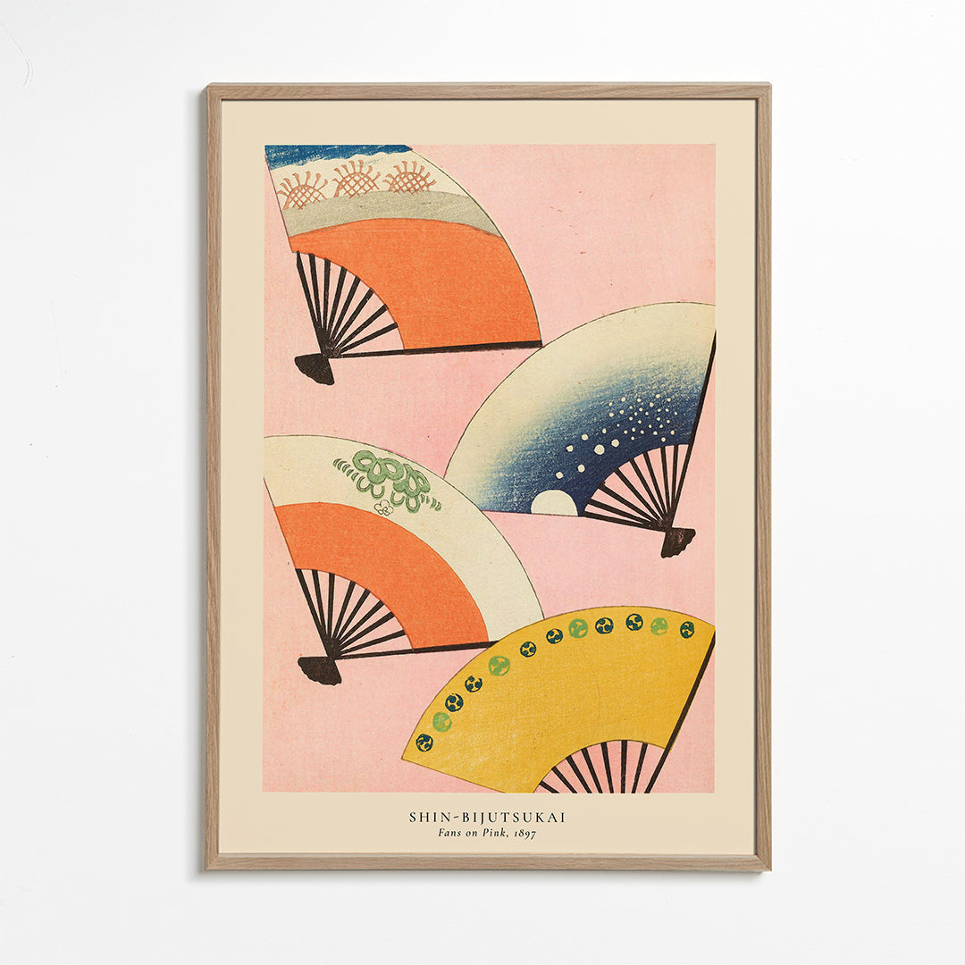 Japansk illustration med fläktar på rosa bakgrund