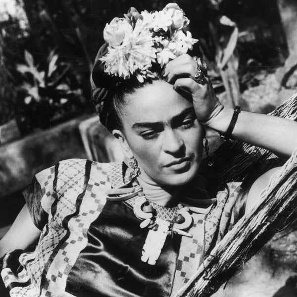 Vintage porträttfotografi med blommor