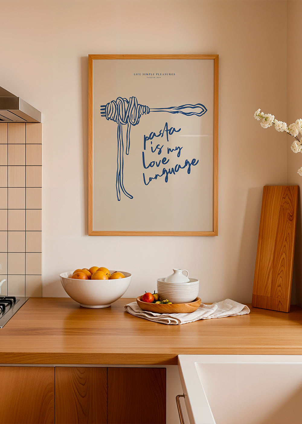 Kökskonst pasta och blå handstil