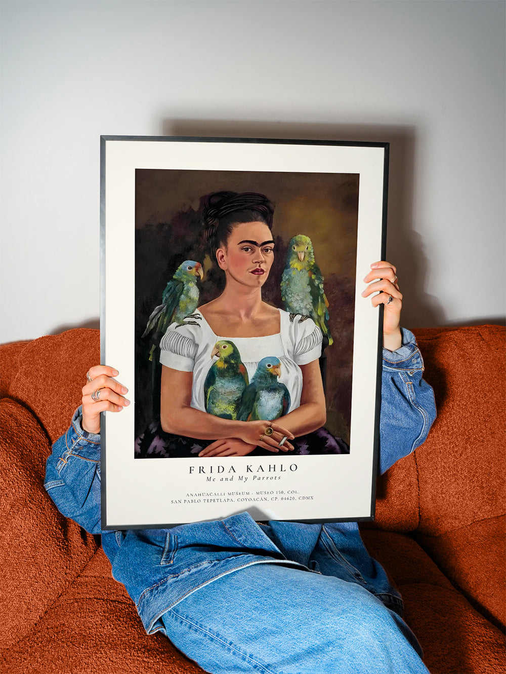 Konstverk Frida Kahlo med papegojor
