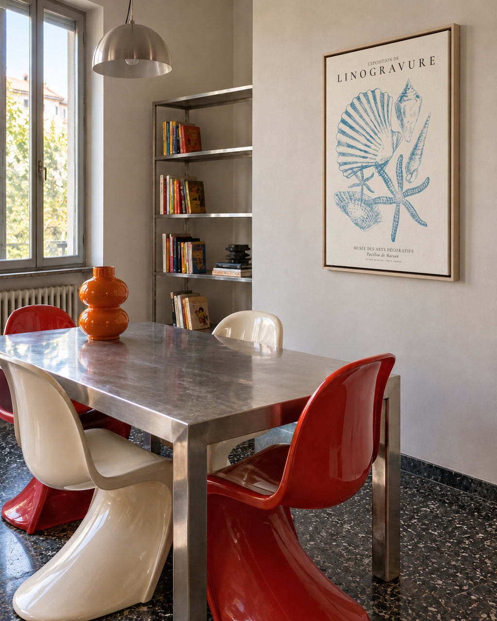 Exposition de linogravure, Sealife (la vie marine) - Framed canvas in an interior