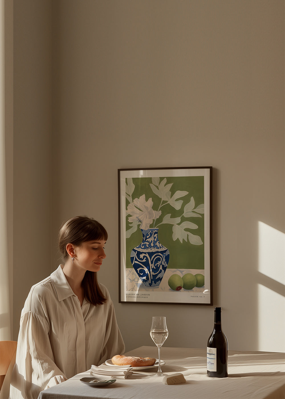 Botanisk poster med blå vas och gröna grenar