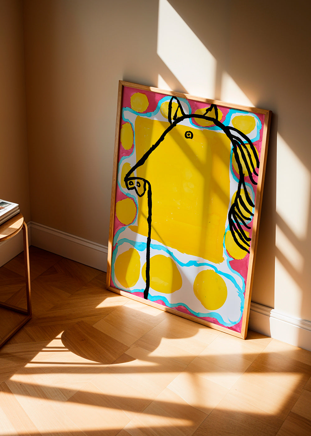 Illustration: pop-häst på gul bakgrund