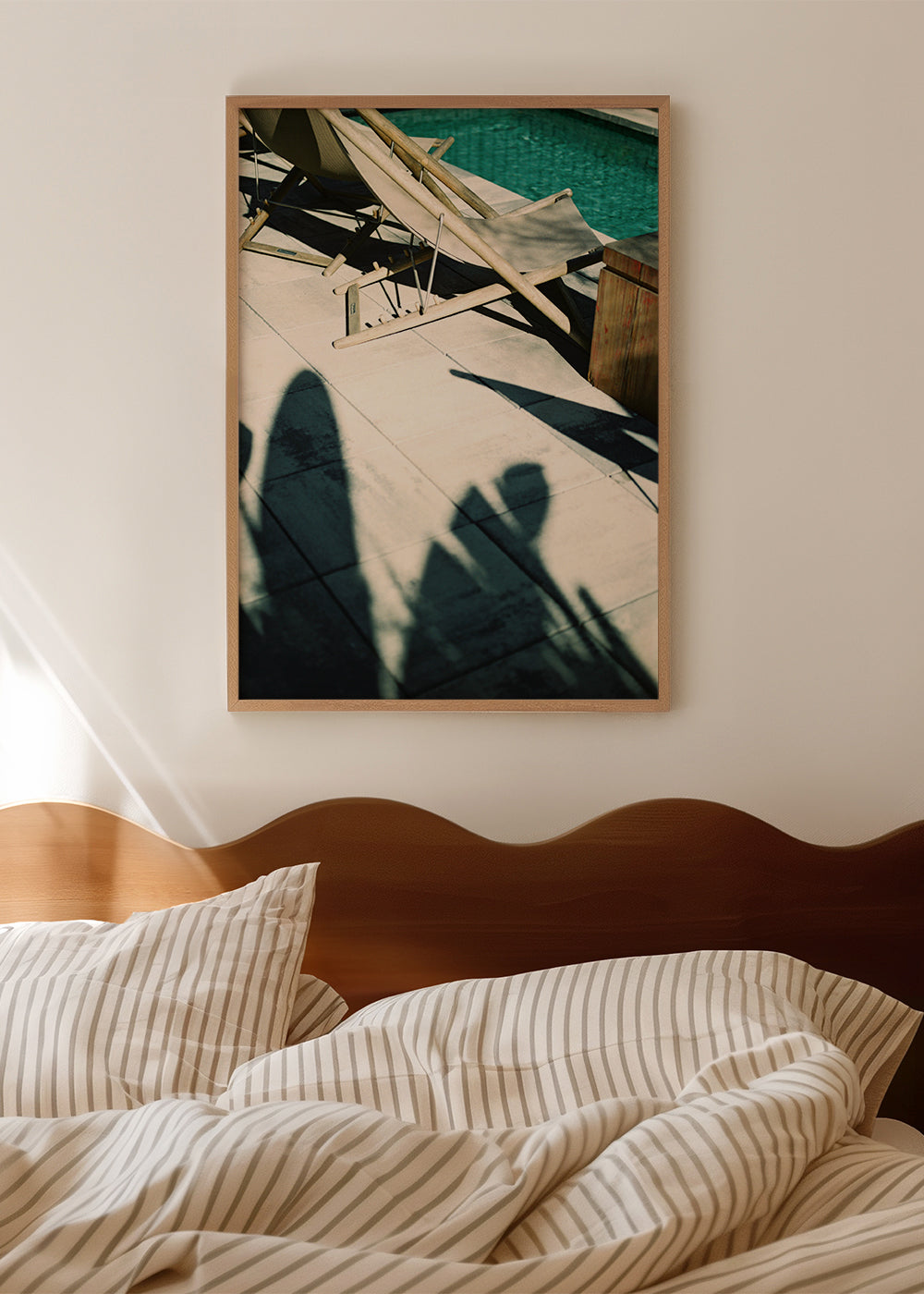 Poolfotografi med skulpturala skuggor