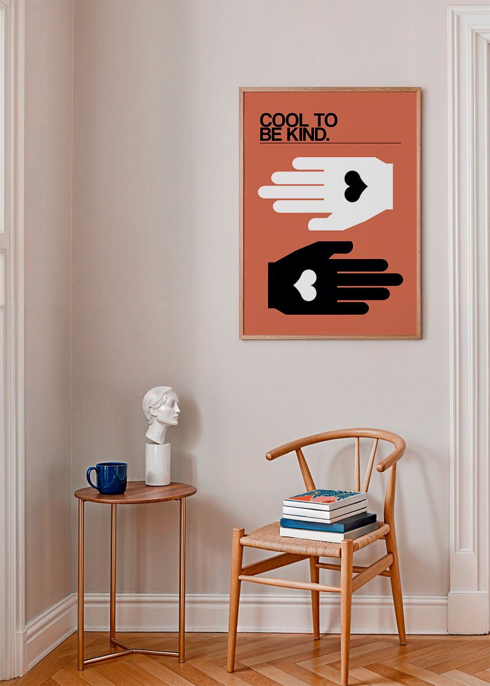 Illustration händer med hjärta på laxrosa