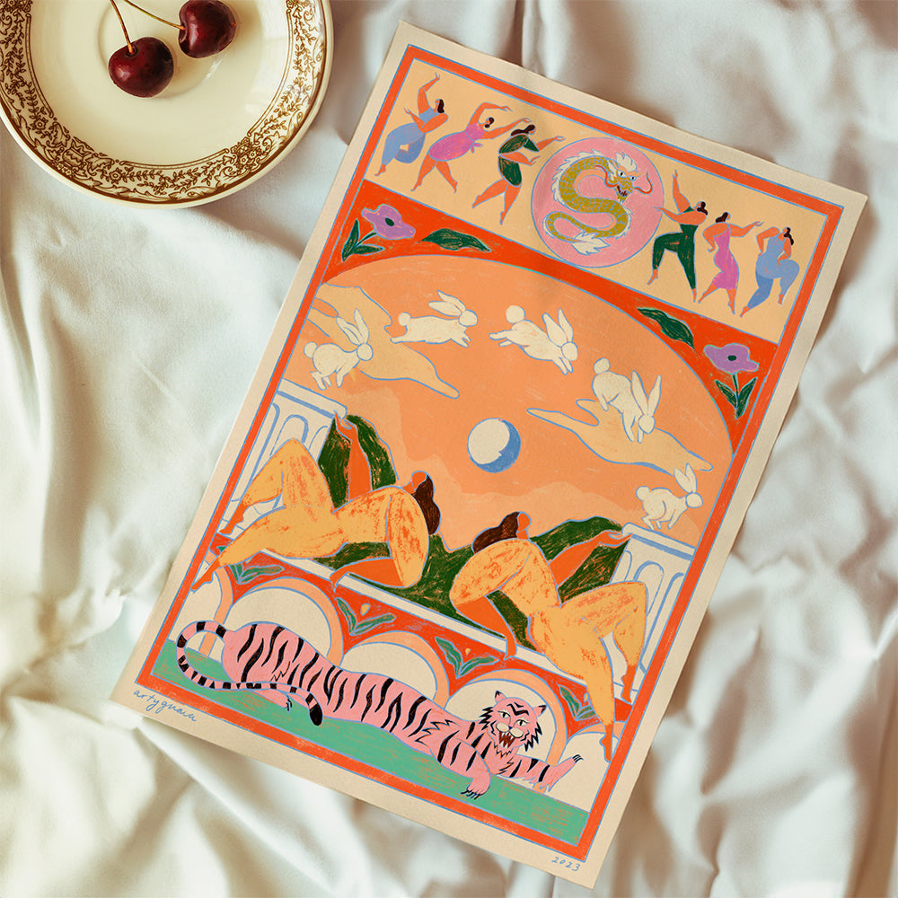 Illustration: rosa tiger med lekfulla kaniner