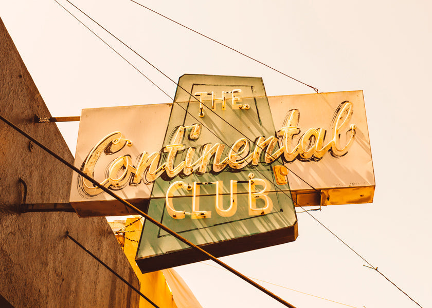 Vintage affisch neonskylt på fasaden Continental Club
