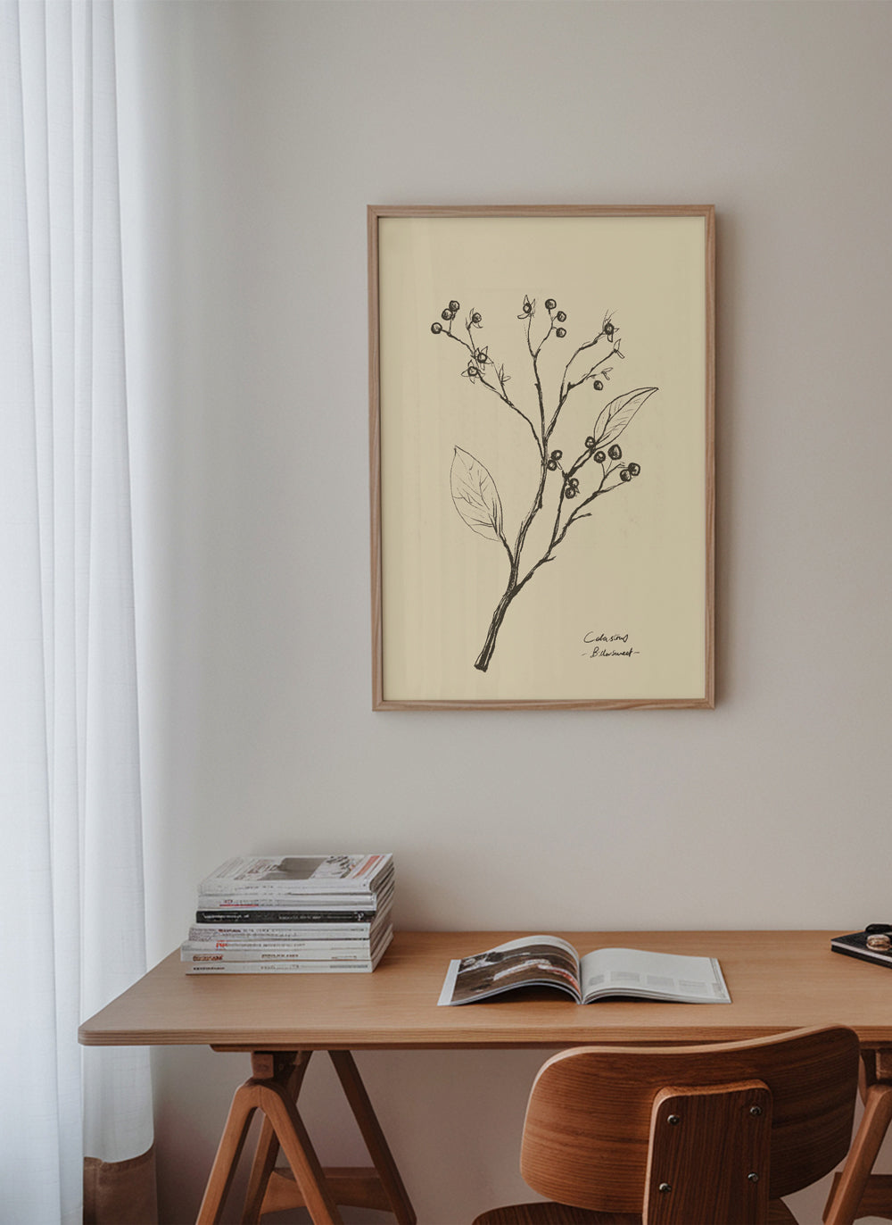 Botanisk poster: gren med bär på beige