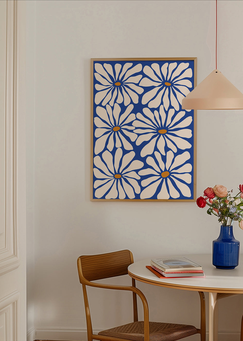 Botanisk poster vita prästkragar mot blå bakgrund