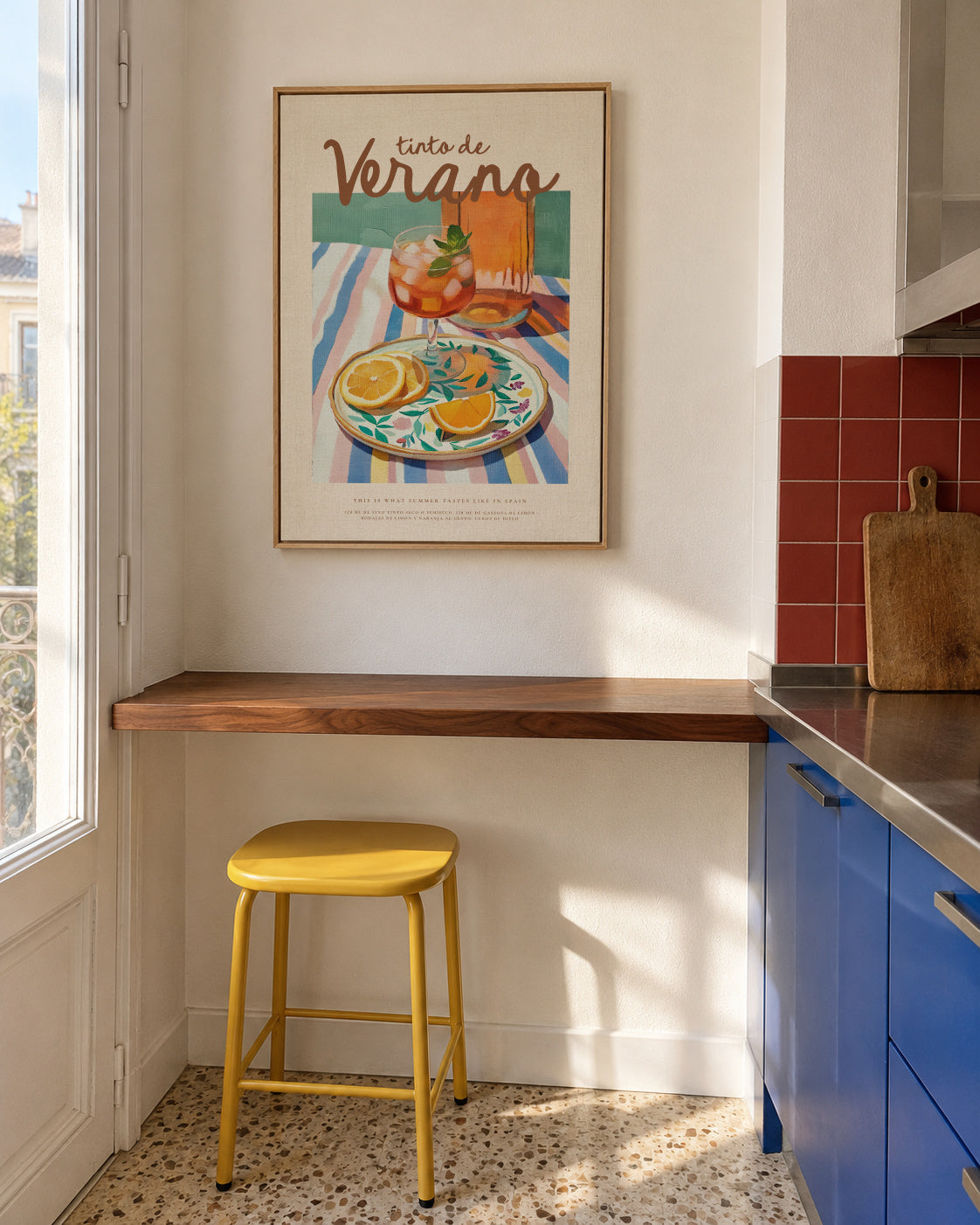 Tinto de Verano - Framed canvas in an interior