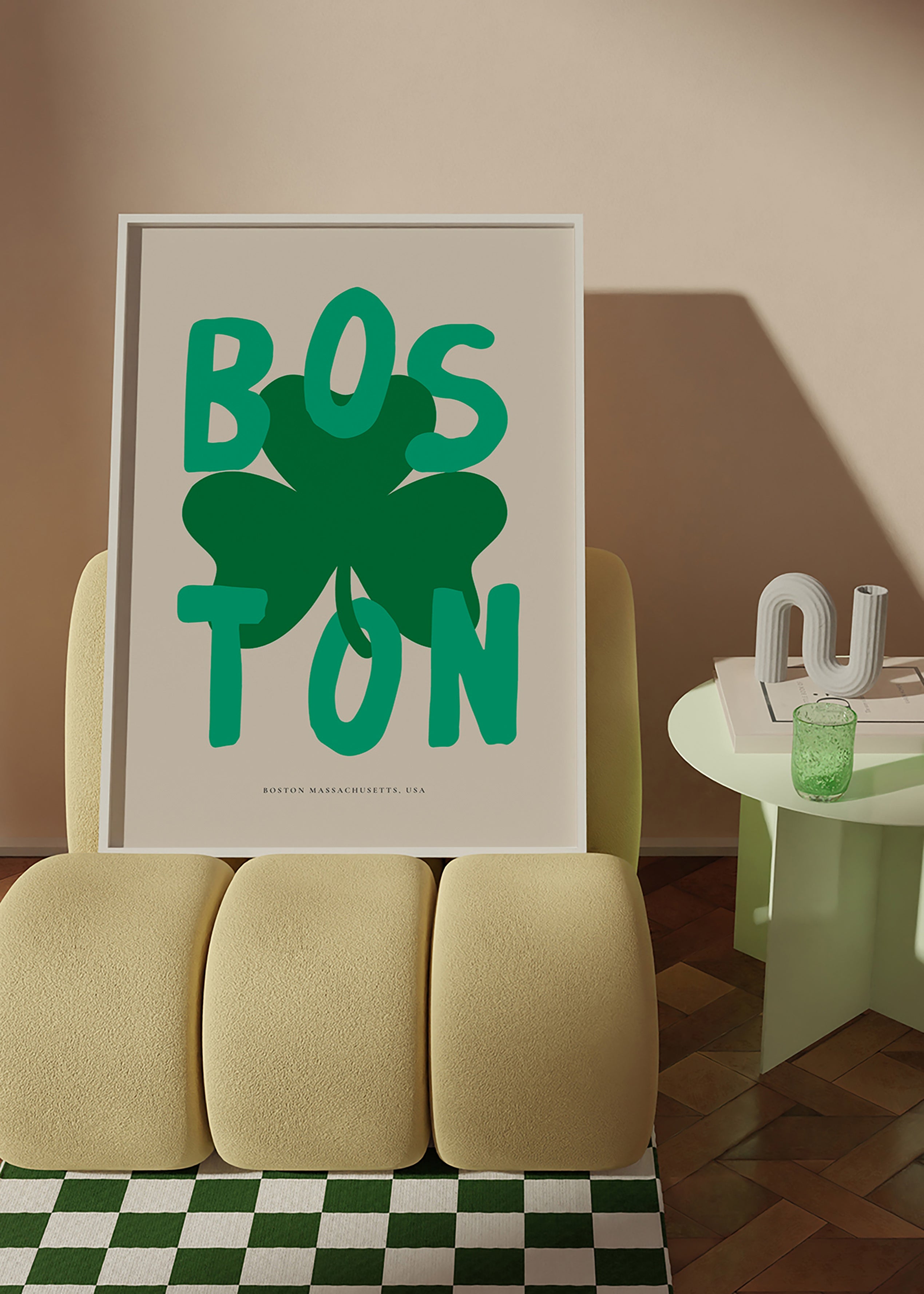 Reseaffisch Boston med klövergrafik
