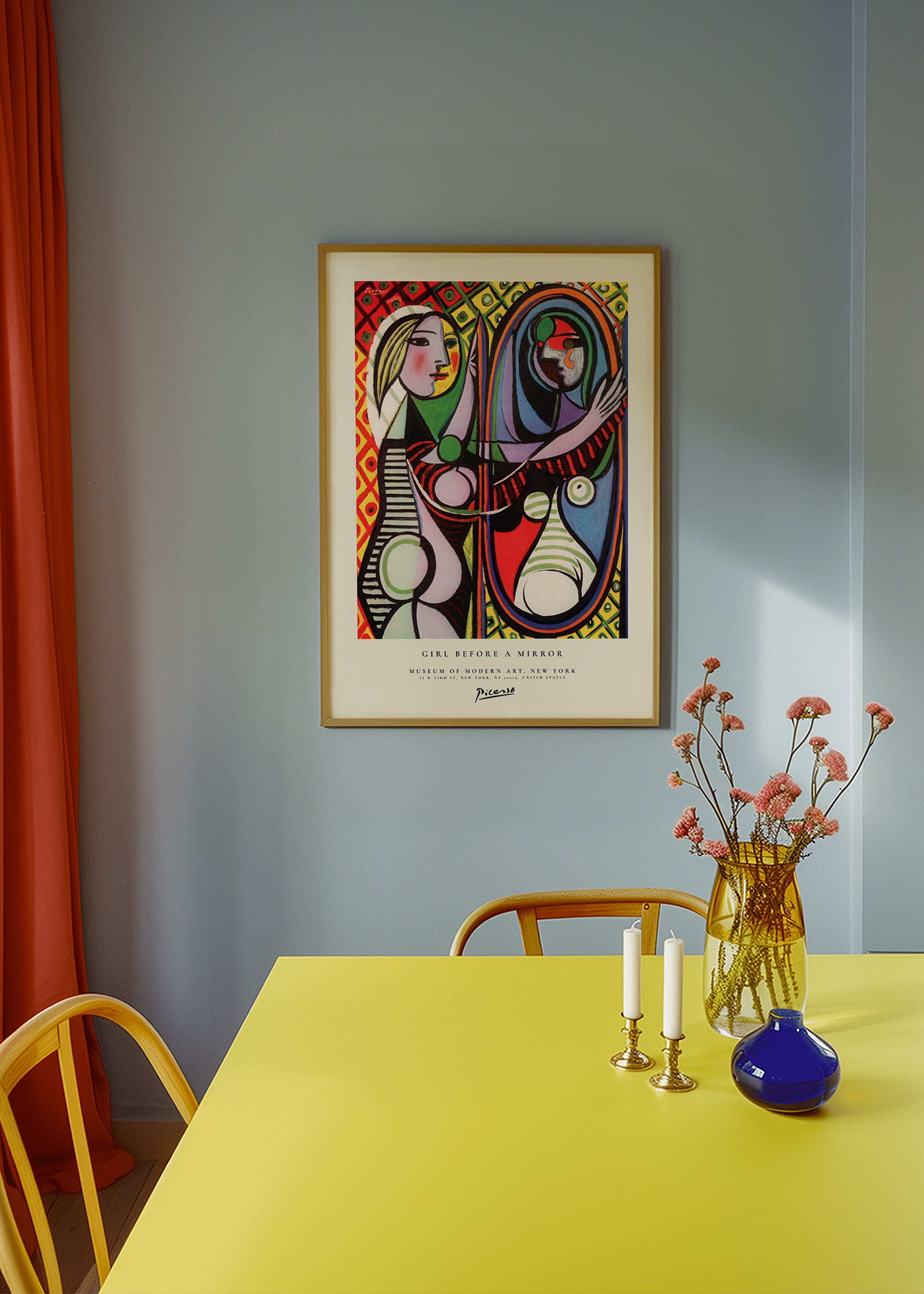 Abstrakt verk med figur framför spegel