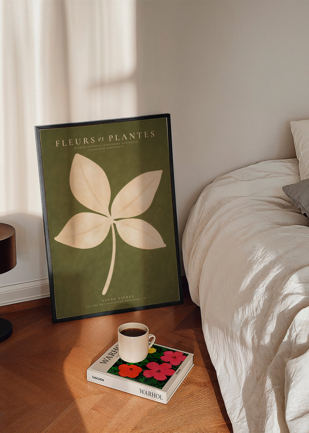 Minimal Leaf - Framed poster in an interior