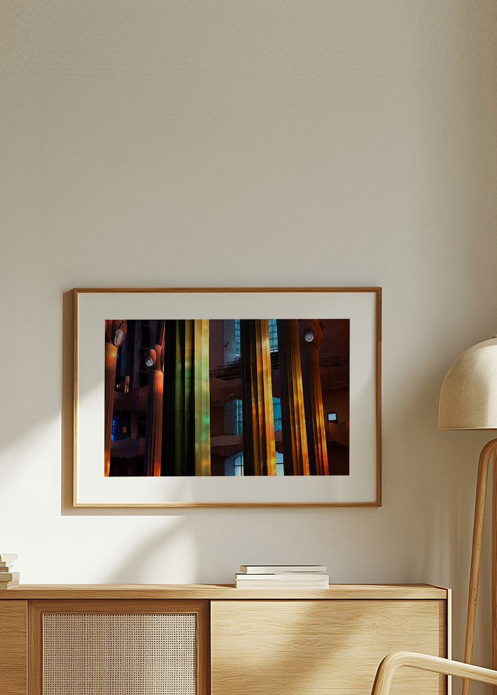 Fotografi av upplysta inre pelare