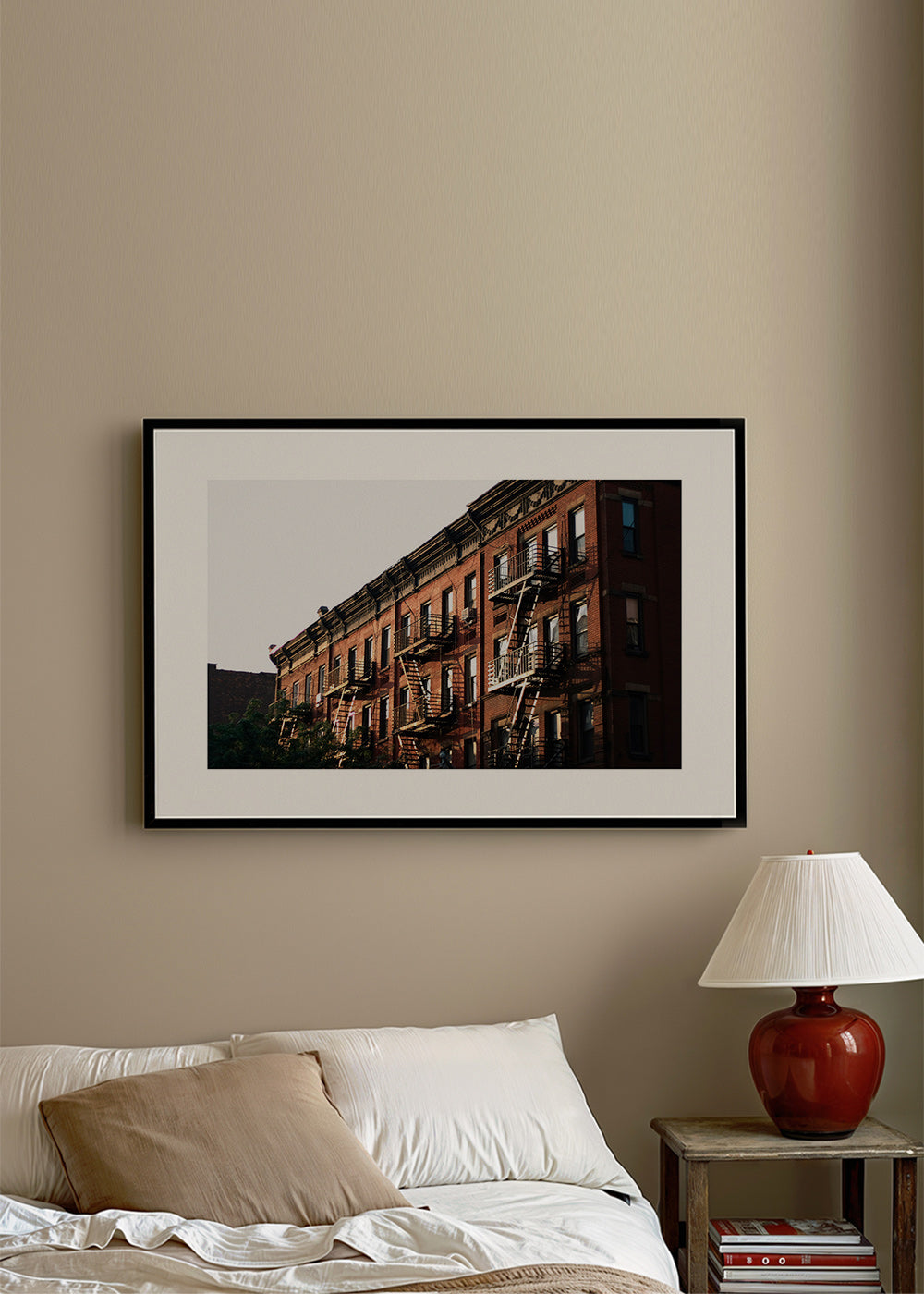 Reseaffisch: New York brownstone-fasad med nödtrappor