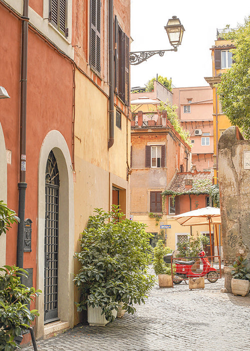 Kökskonst: Trastevere-gata med röd moped